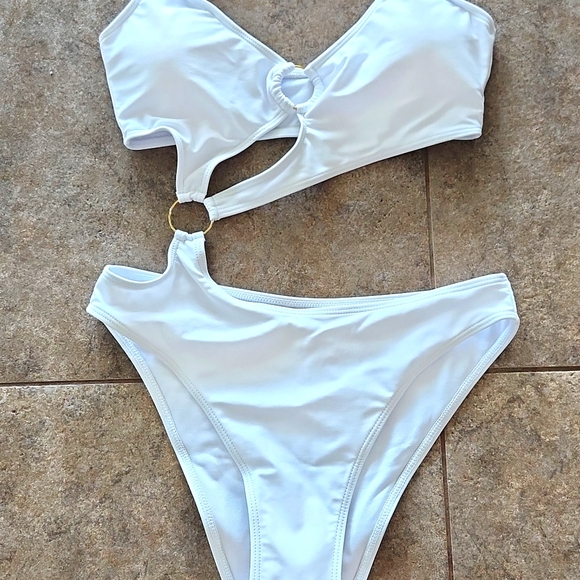 NWOT..One Piece bathing suit - Picture 2 of 7
